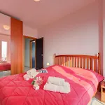 Lake View Dom-Us Apartment - Happy Rentals